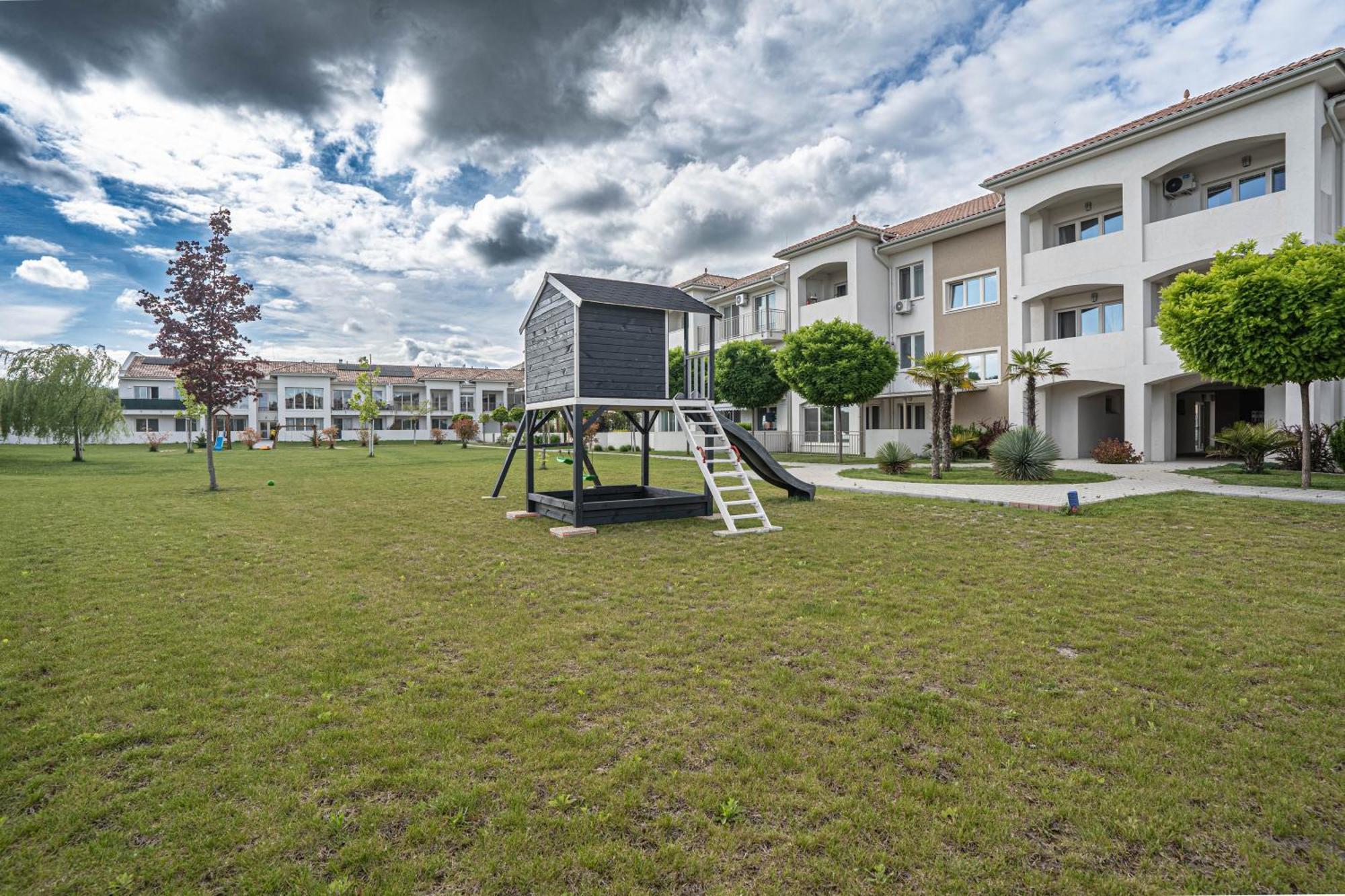 Karina Apartman Apartment Dunajska Streda Exterior photo